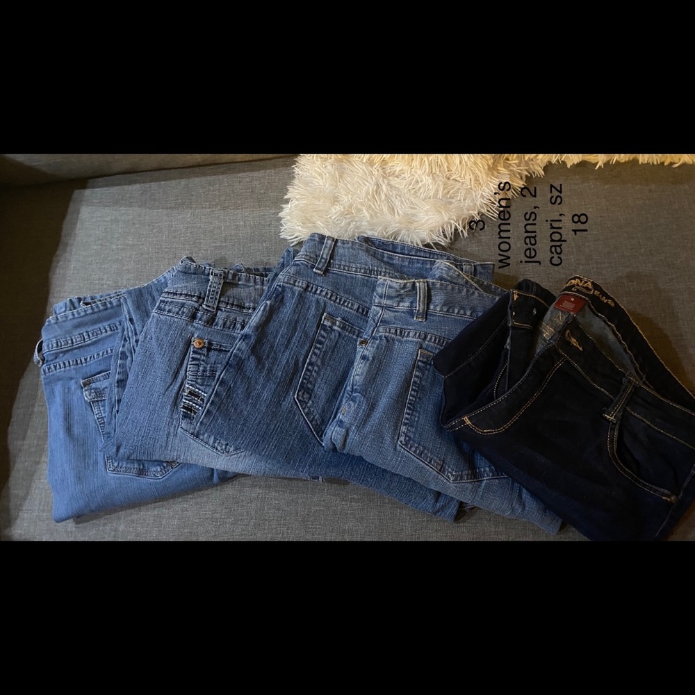 3 pairs women’s jeans, 2 pairs capri!